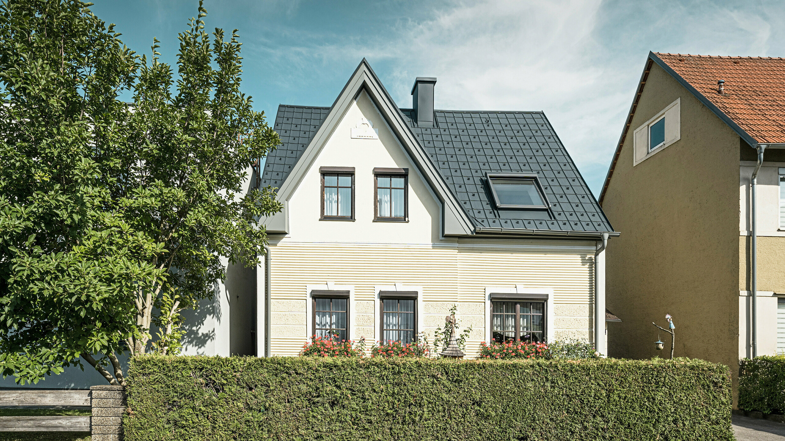 Falcovaná taška se sněhovými háky v barvě P.10 antracitové