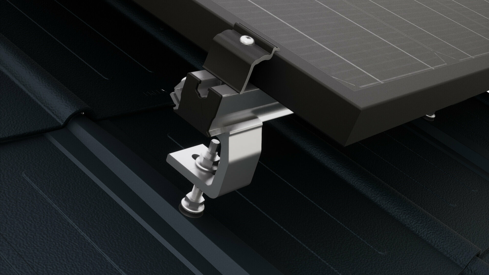 Detailní pohled na držák solárního panelu PREVARIO Sunny Spezial namontovaný na falcované tašce PREFA, která nese profilovou lištu. Solární panel byl na profilovou lištu upevněn koncovou příchytkou PREVARIO.