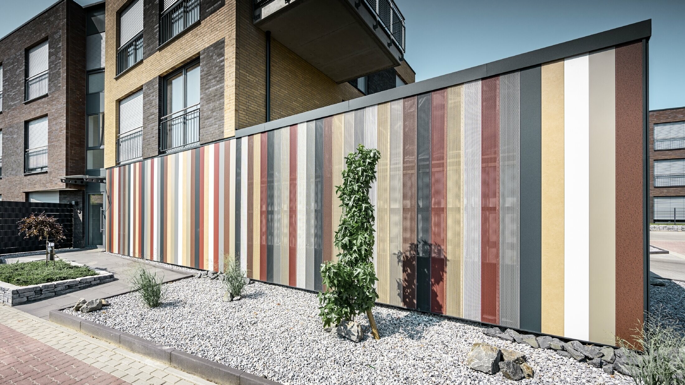 Siding na garážích v německých Brüggen 